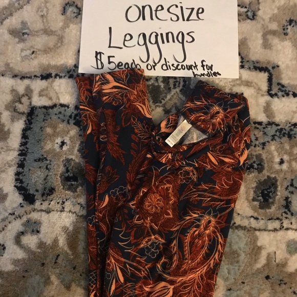 Women’s Lula Roe leggings one size - Picture 2 of 8